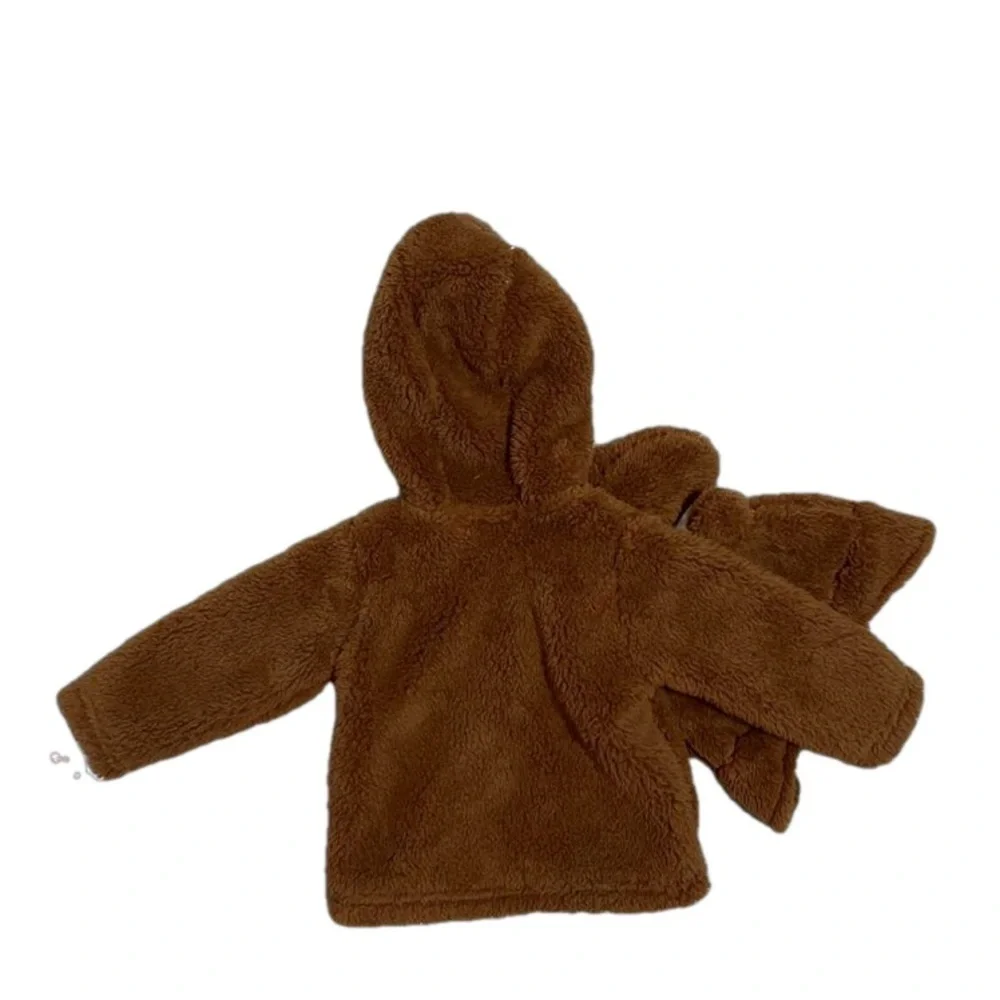 Cute and soft coat for babies size 3M unisex